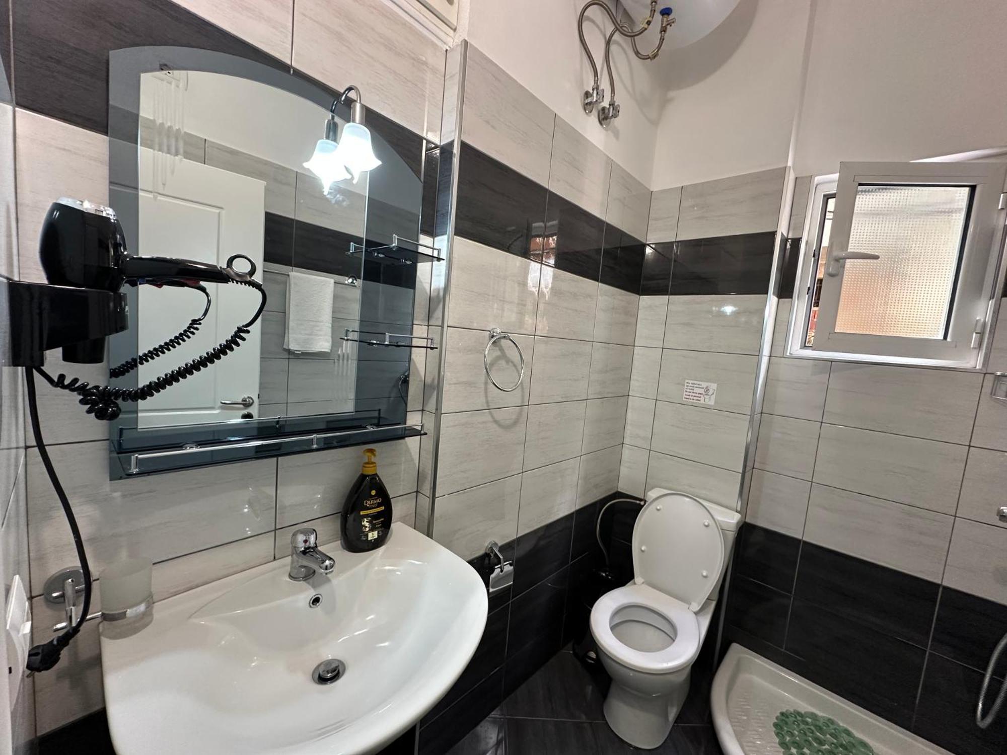 Apartament Galaxy Sarandë Esterno foto