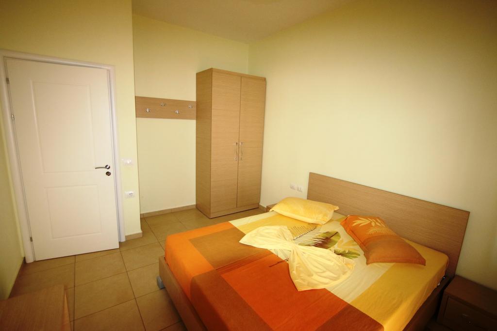 Apartament Galaxy Sarandë Esterno foto